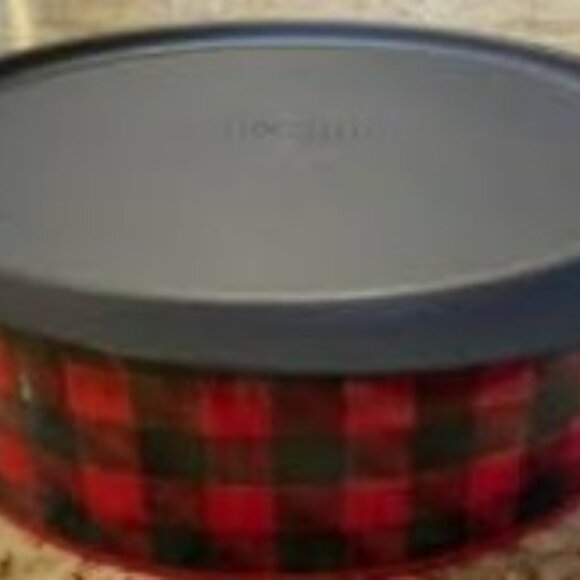 Tupperware Limited Edition Large 2.4L Round Cookie Container - Red Buffalo Plaid - Picture 2 of 9